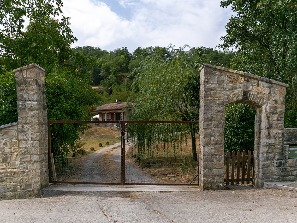 travaux de maçonnerie - Pilier en pierre à l'ancienne - St-Jean-D'Alcas - 2026